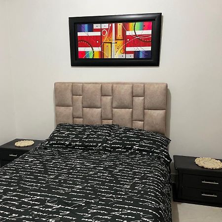 Apartamento Cerca A La Candelaria Y Hospitales Principales De Bogota Bogotá Exterior foto